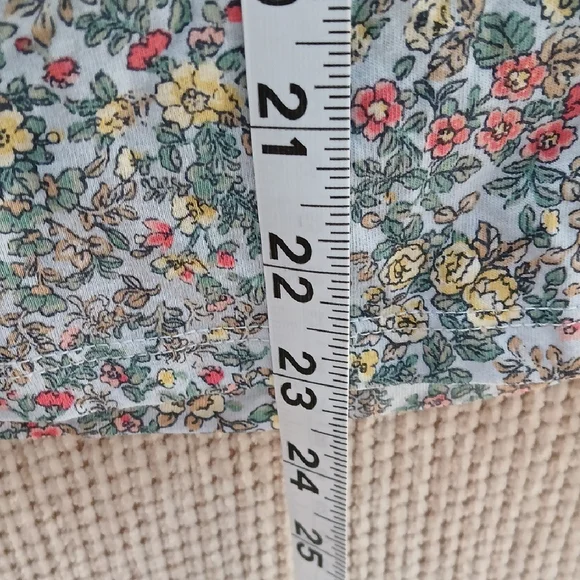 LOFT Green and Blue Floral Flutter Sleeve Blouse with Ruffled Peter Pan Collar - Picture 9 of 9